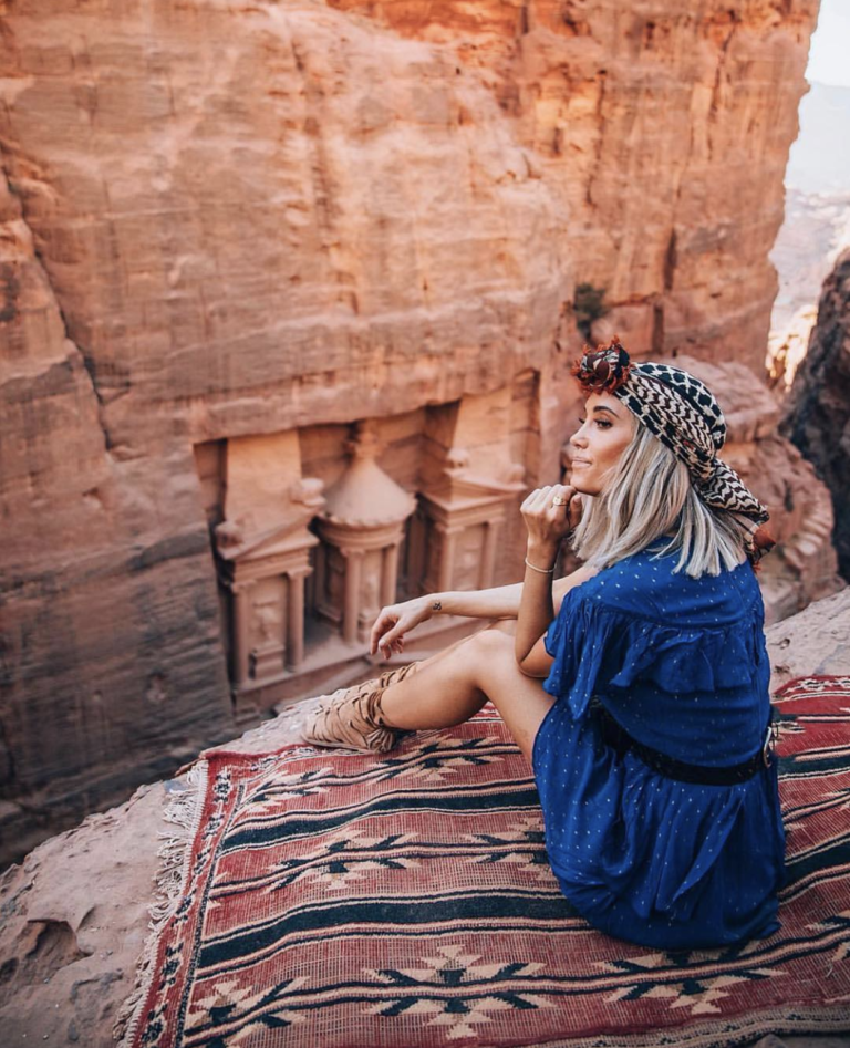 What To Wear When Travelling The Middle East - Pink Jinn